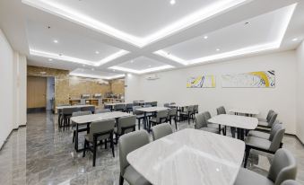 Chenchen Hotel (Yuyao Fengshan Road Zhedong Furniture City)