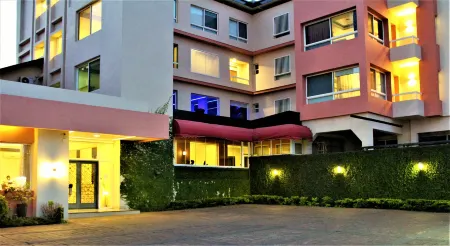 Home Suites Boutique Hotel Freetown
