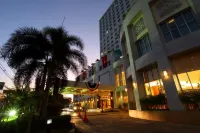Diamond Plaza Hotel Suratthani Hotel dekat Wat Phra Yok