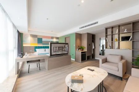 Baiyi Hotel (Yangcheng Lake Park Science and Technology City Neighborhood Center) Отели рядом с достопримечательностью «Soochow University(Yangchenghu Campus)»