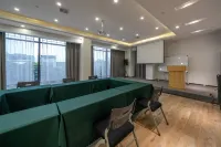 Marriott Guihuang Hotel (Guigang High - speed Railway Station Branch, Keshi World Plaza Branch)