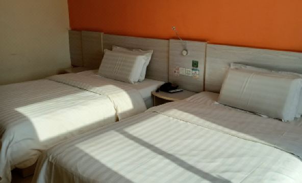 7 Days Inn (Yantai Development Zone Bathing Beach) - Housity