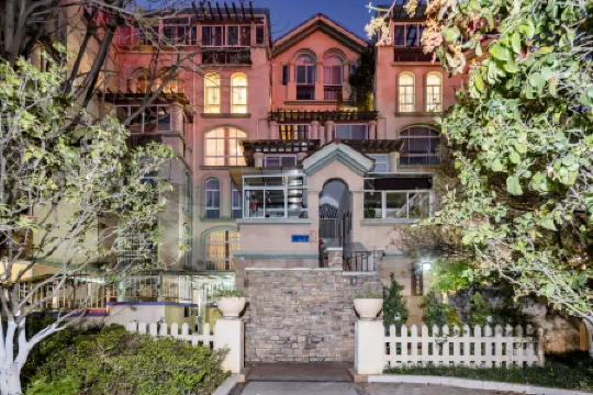 Floral Hotel·Kunming Aromatic Garden hotel (Kunming Guandu Ancient Town)