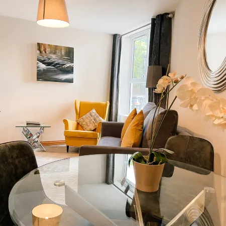 Broc House Suites