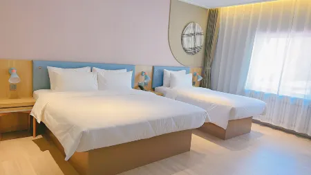 Homeinn · neo (Ulanqab Jining South Station Central Square)