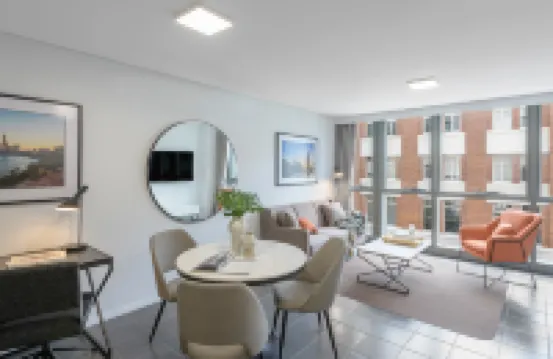 Meriton Suites Adelaide Street