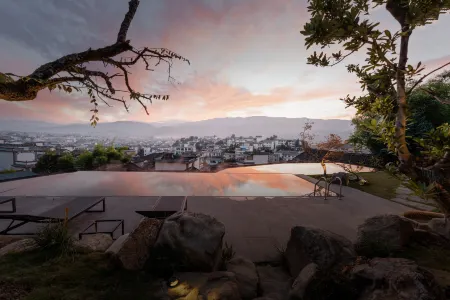 Dali Wuyuan Park Shan. Wild Luxury Forest Hot Spring