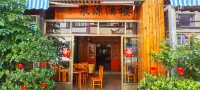 Fuxian Lake Quanyuan Restaurant (Lunchong Scenic Area Branch) Hotels in Luchong scenic area