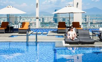 2. Luxury O..