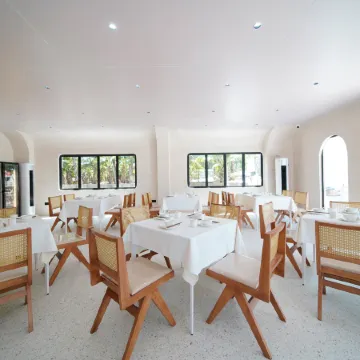 Weizhou Island Weiqi Light Luxury Seaview Holiday Homestay (Dishui Danping Branch) Отели рядом с достопримечательностью «Moon Square»