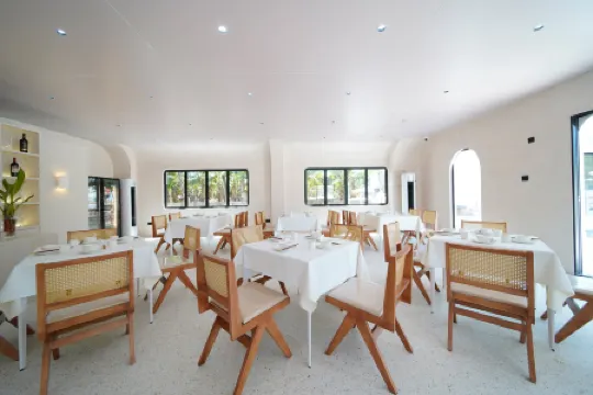 Weizhou Island Weiqi Light Luxury Seaview Holiday Homestay (Dishui Danping Branch) Отели рядом с достопримечательностью «Great Palace»