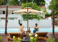 Leisurely Dwelling: Hidden Realm of Trees - bar