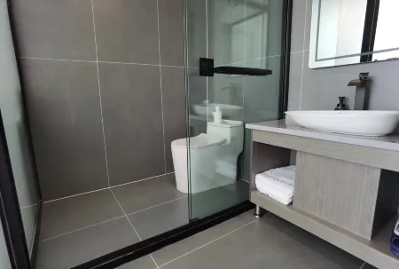 Atlantis International Hotel Zheng'an Отели в г. Чженгань