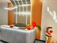 Huanjiang Junlan Yaju Hotel
