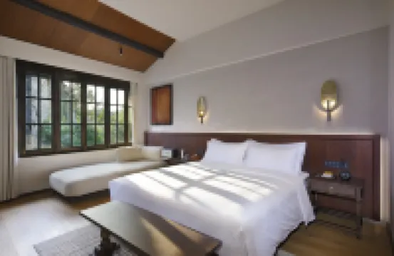 Suzhiji·Nanlou Chunxiao Holiday Homestay (Nanxun Ancient Town Baijianlou Scenic Area)