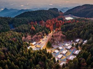 Jinhua Great White Bear Forest Camping Base