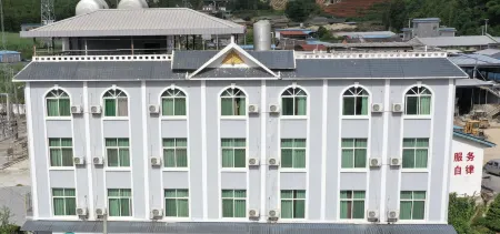 Huangchuan Zhuyun Homestay Отели в г. Лунчуань