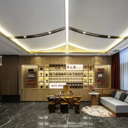 QIANNA HOTEL (Chifeng Songshan Government Songshan Wanda Plaza)