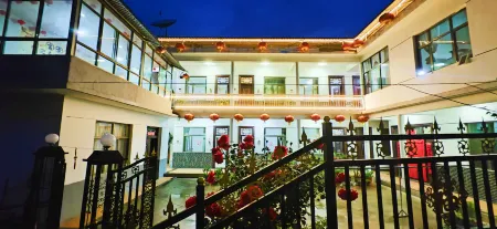 Tianshui Maiji Chinese Inn Отели рядом с достопримечательностью «Maijishan Botanical Garden»