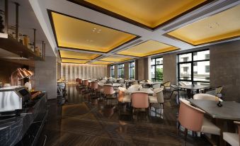 Tongxiang Jinyue Maison New Century Hotel
