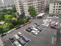 Shixing Huihuang Business Hotel - parking