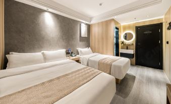 One Forest Hotel (Shanghai Jiaotong University Yan'an West Road Subway Station)