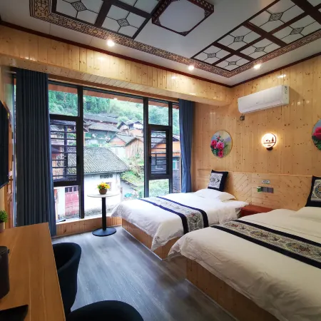 Jiulongxi Chinese Inn (Dehang Canyon Scenic Area)