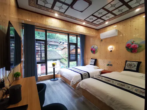 Jiulongxi Chinese Inn (Dehang Canyon Scenic Area)