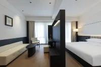 E·HOTEL  (Nanjing South Railway Station)