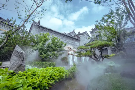 Sansheng Courtyard-Style Hotel (Datong Ancient City Huayan Monastery)