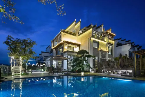 Wuyuan Xinghe Thatched Cottage