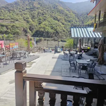 Yanzi Boutique Homestay