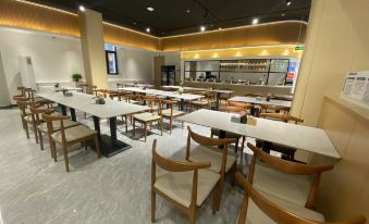 Dingxiang Yueju Hotel (Harbin Railway Station Zhong Yang Street)