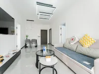 HOME Serviced Homestay (Hongqi Street Zheyoushan) โรงแรมใกล้ที่นี่มีภูเขา