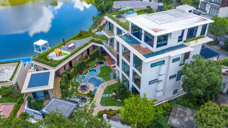 Yihe Lakeside Courtyard