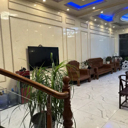 Pingle Royal Marina Hotel