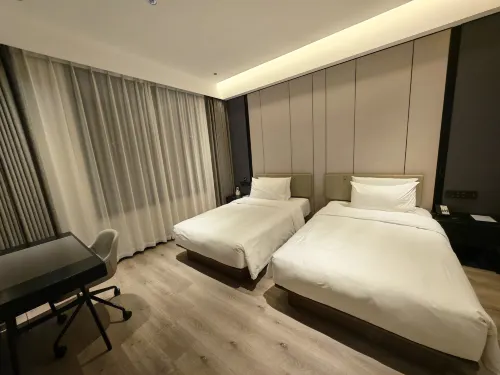 Jiuhua Yulong Hotel