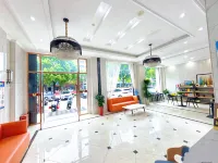 Fangxian Rich Hotel