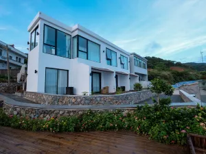 Sea Village Pure Self Hotel