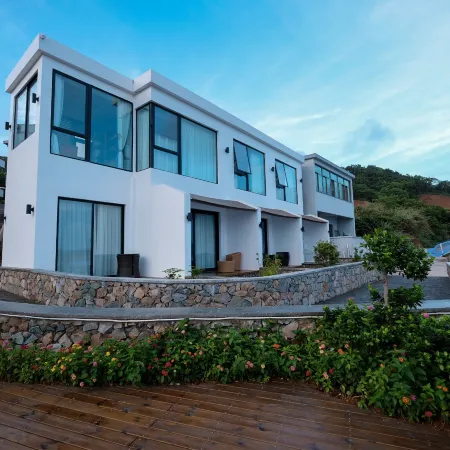 Sea Village Pure Self Hotel