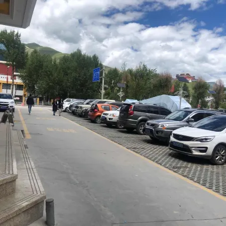 Vienna Hotel (Yushu Tangbo Old Road)