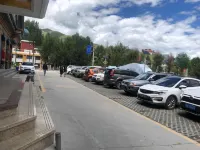 Vienna Hotel (Yushu Tangbo Old Road) - parcheggio