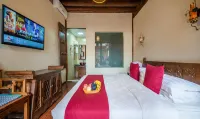 Meiqi Naxi Inn - balcony