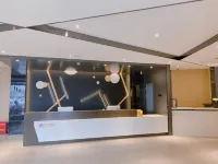 IU Hotel (Kaifeng Qingming Shanghe Garden Gulou Square Store)