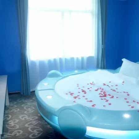 Huixian Huating Theme Hotel