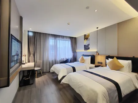 Homeinn Selected Hotel (Pingliang Liuhu Park Greenland Plaza) Отели рядом с достопримечательностью «Pingliang Vocational and Technical College»