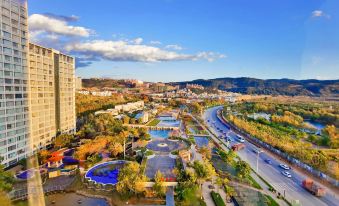 Fuxian Lake Mountain Lake Hotel