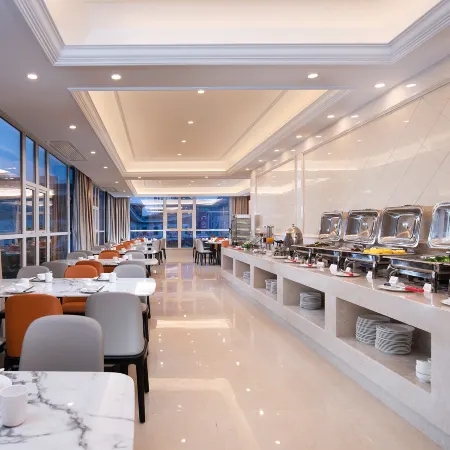Vienna Hotel (Gaozhou Chengdong Passenger Station)