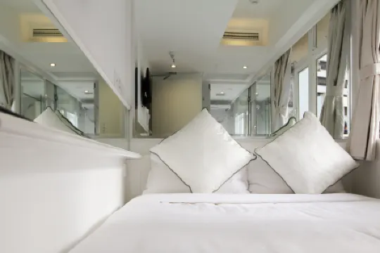 Mini Central Отели рядом с достопримечательностью «Центральный Центр Гонконга»