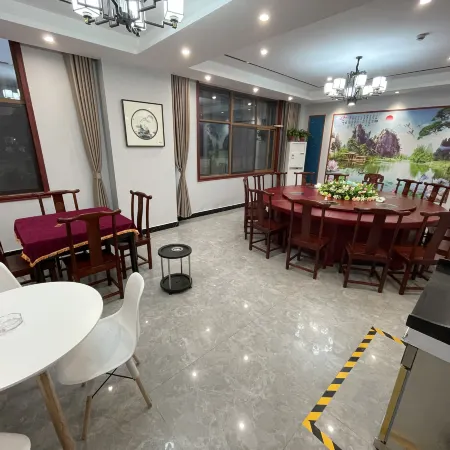 Vienna International Hotel (Xinyang High Speed Rail East Station Branch)